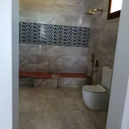 Seferihisar'In Huzurlu Dogasinda Havuzlu Villa سفيريهيسار